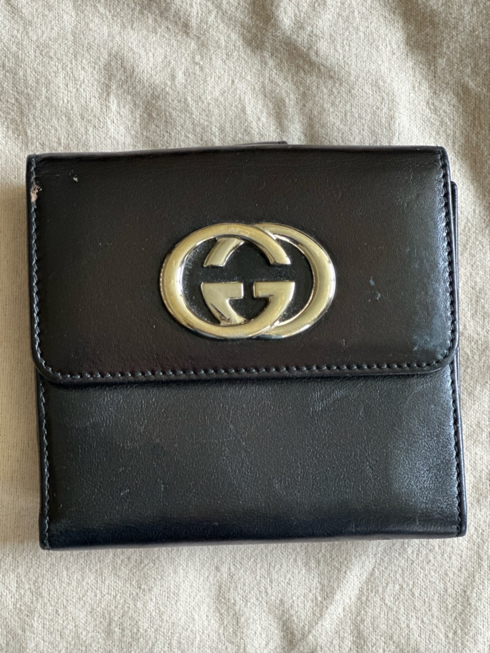 ⭐️SOLD⭐️ Gucci Black Leather Compact Wallet with Silver Double G